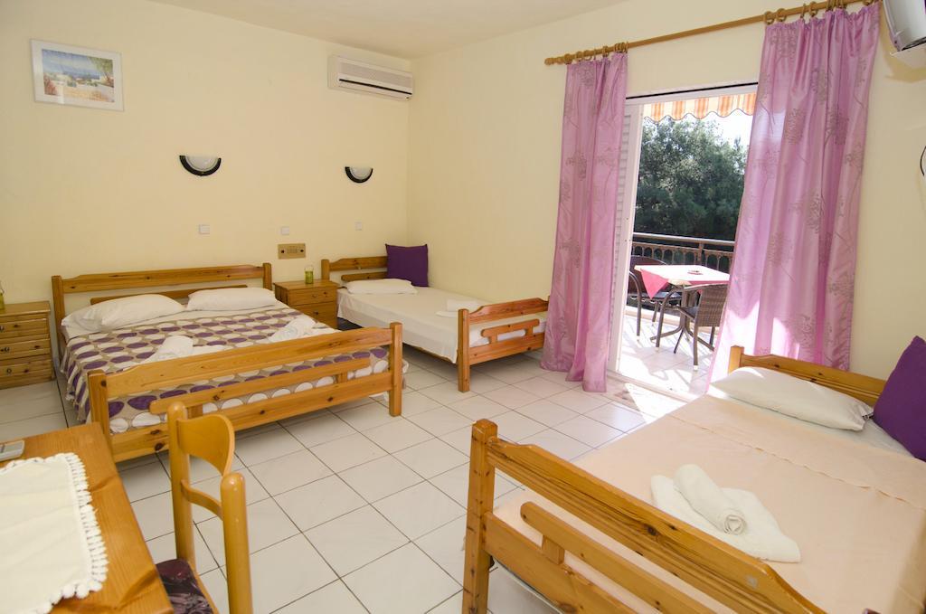Studios Chrissi Limenaria  Room photo